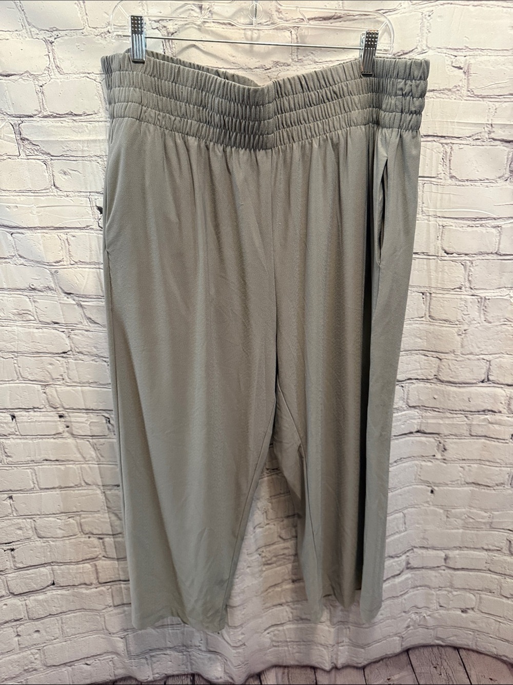 Jones & Co. Women's Relaxed Elastic-Waist Trousers - Grey